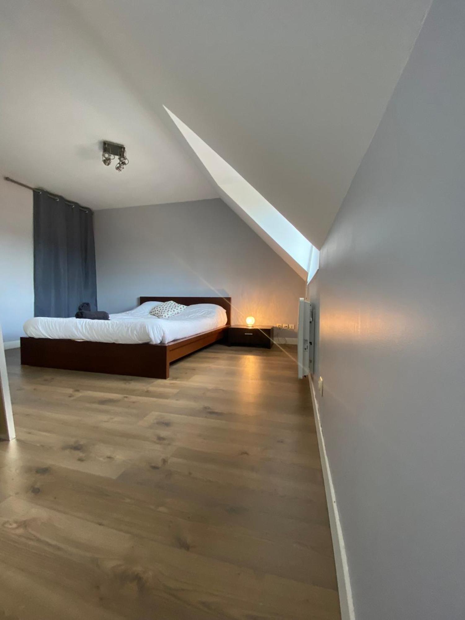 2 Chambres Hyper Centre Avec Place De Parking Et Wifi Amiens Esterno foto